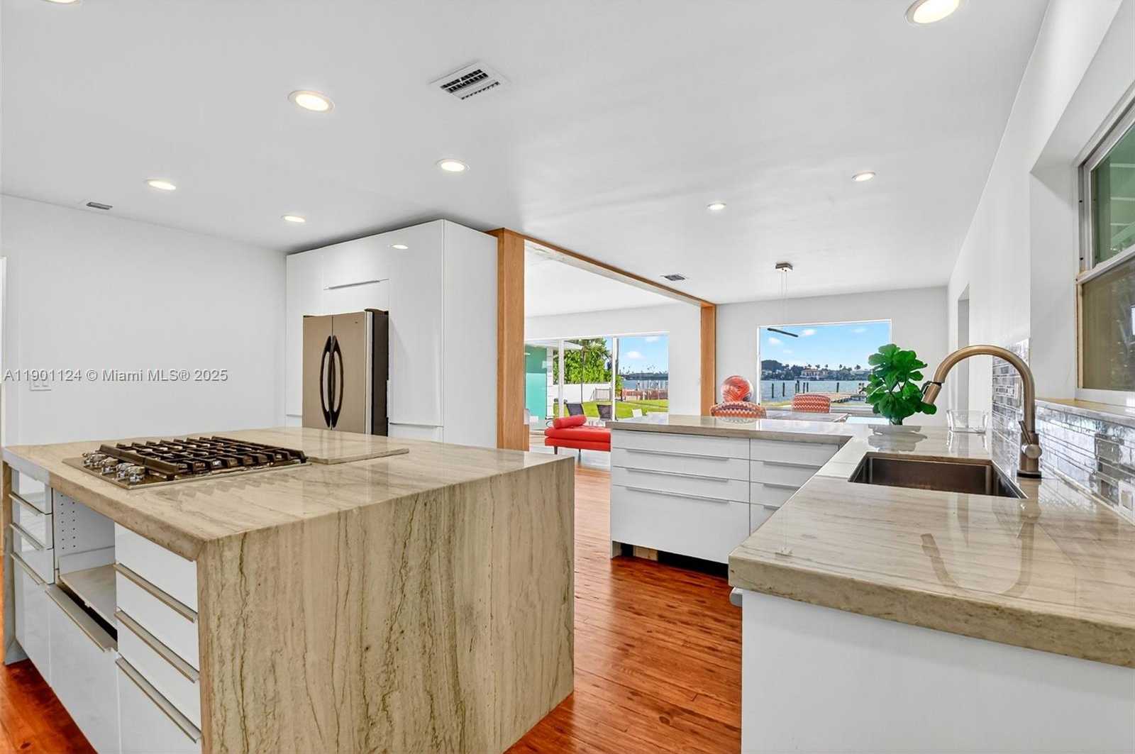 Small Image of West Palm Beach Number 18