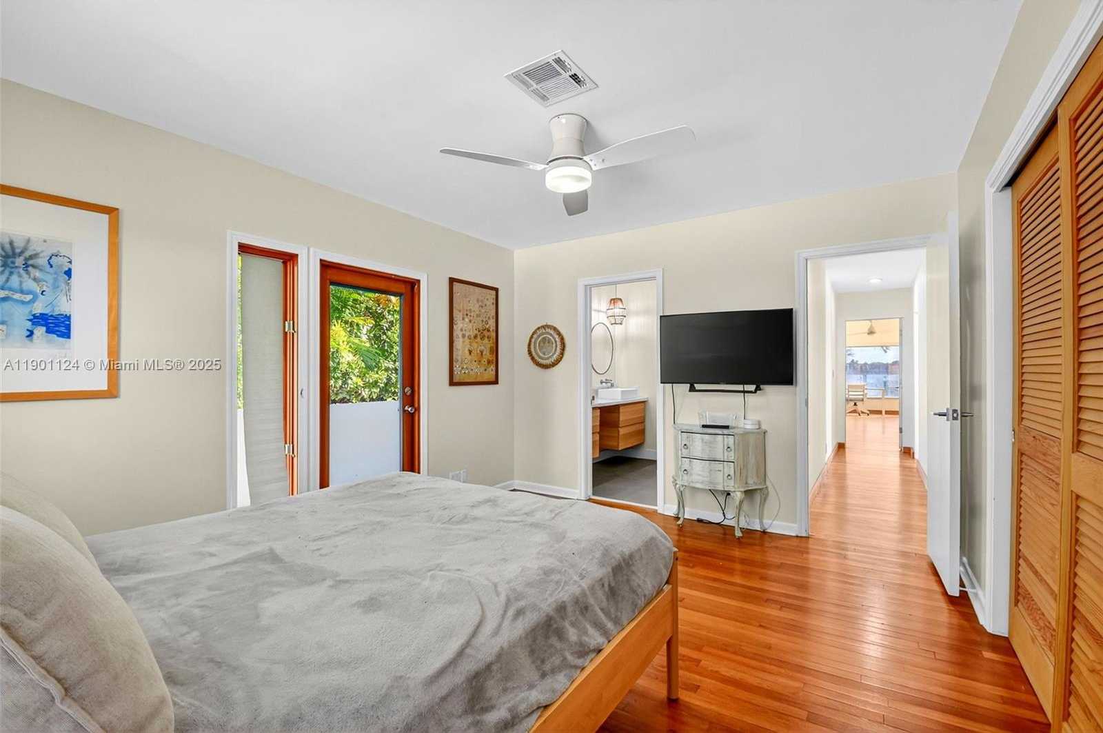 Small Image of West Palm Beach Number 21