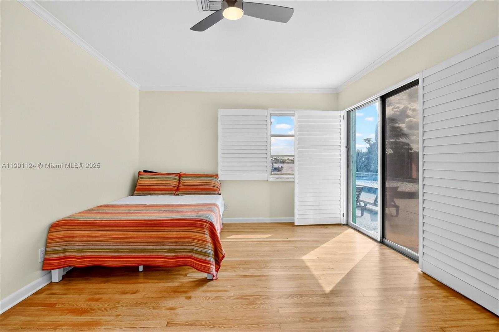 Small Image of West Palm Beach Number 24