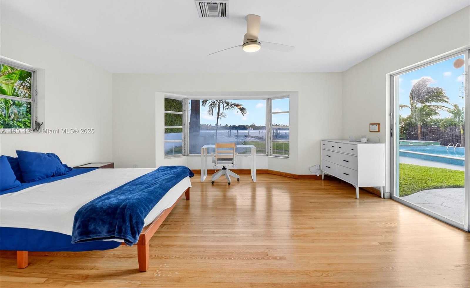 Small Image of West Palm Beach Number 27