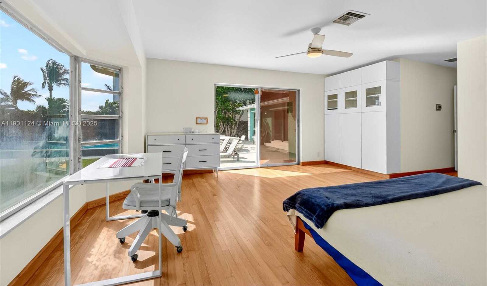 Small Image of West Palm Beach Number 29