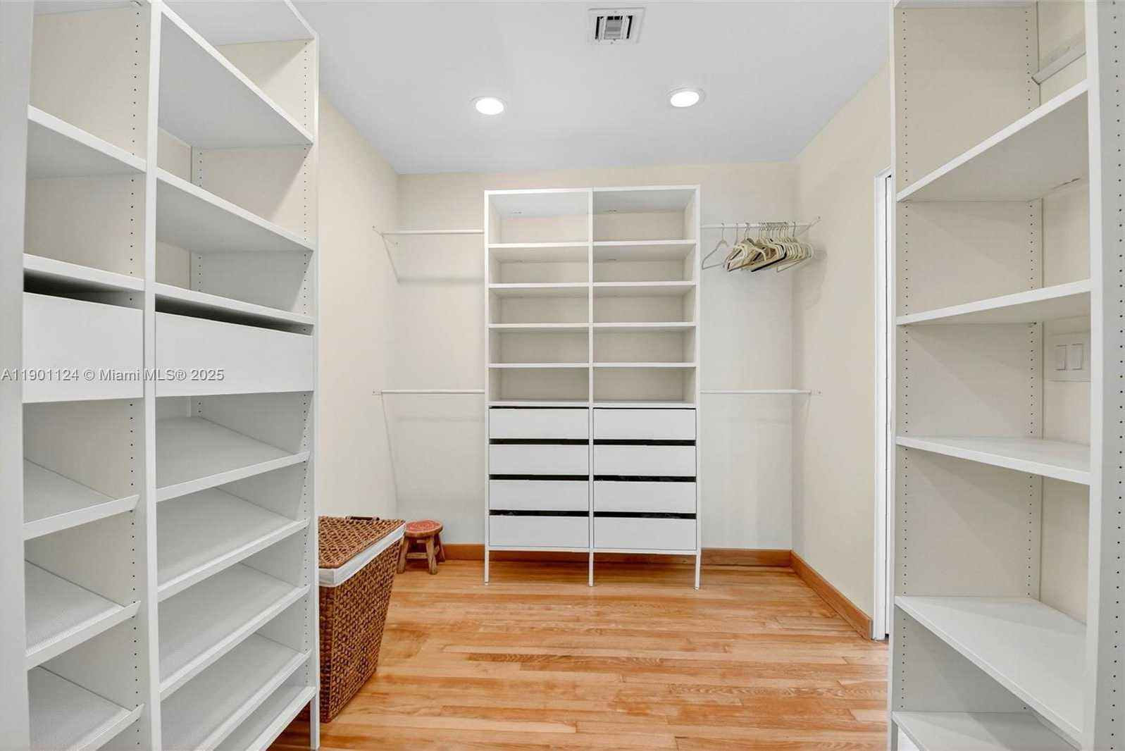 Small Image of West Palm Beach Number 31