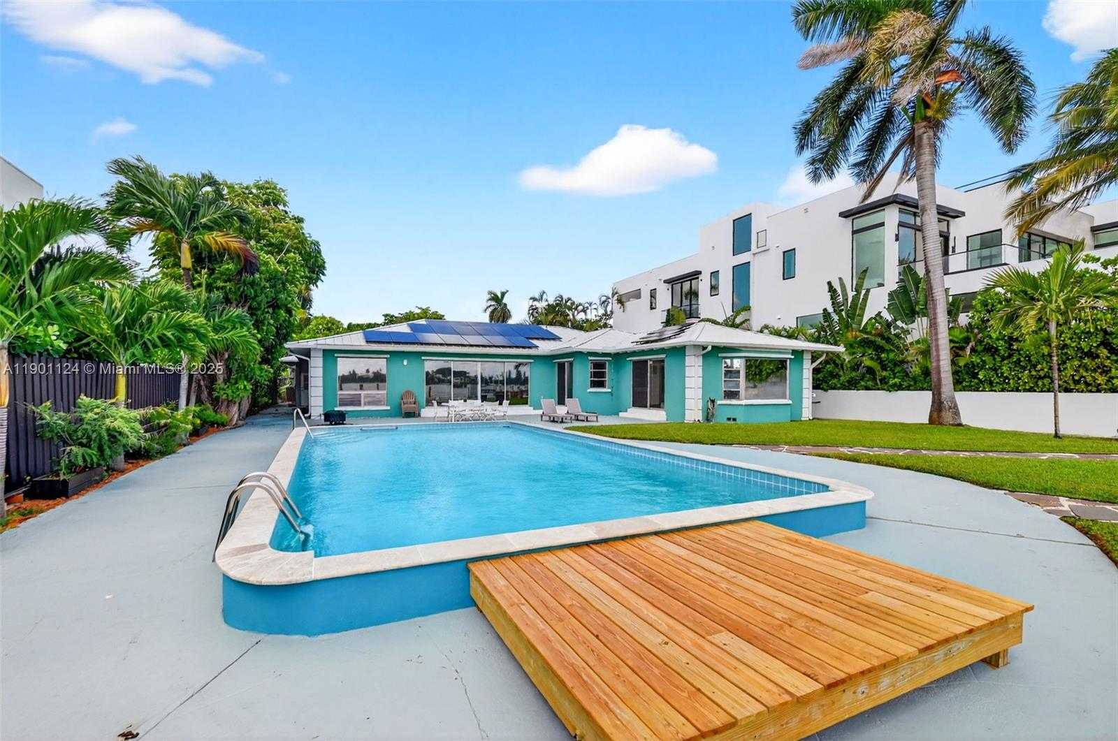 Small Image of West Palm Beach Number 35