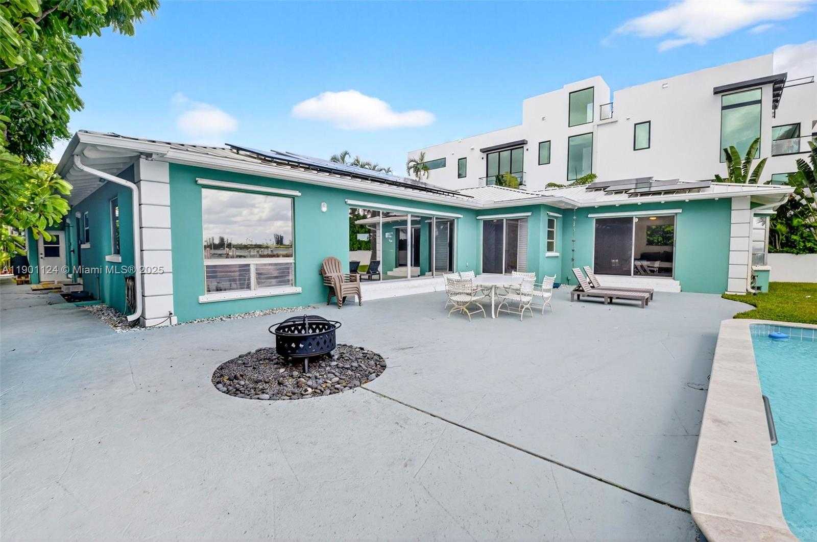 Small Image of West Palm Beach Number 37