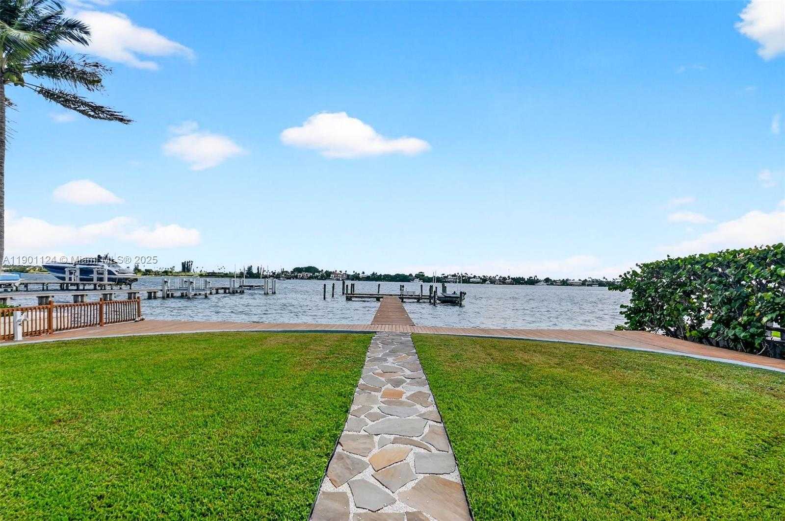 Small Image of West Palm Beach Number 39