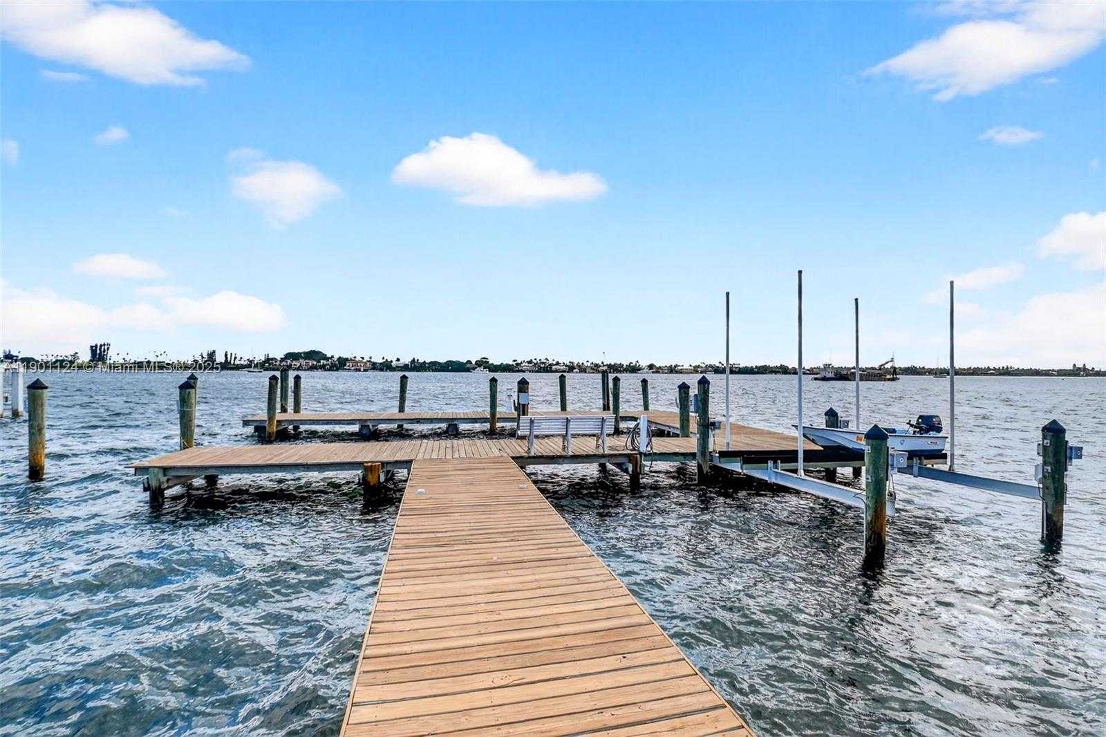 Small Image of West Palm Beach Number 41