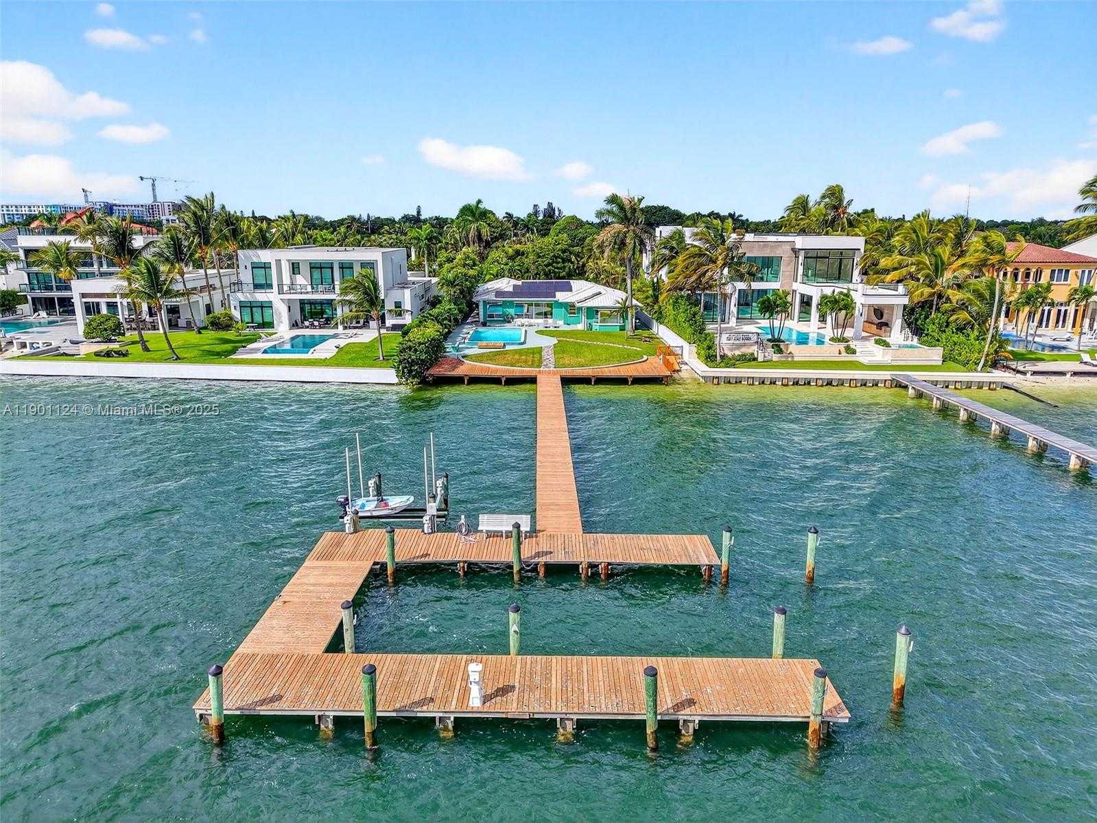 Small Image of West Palm Beach Number 42