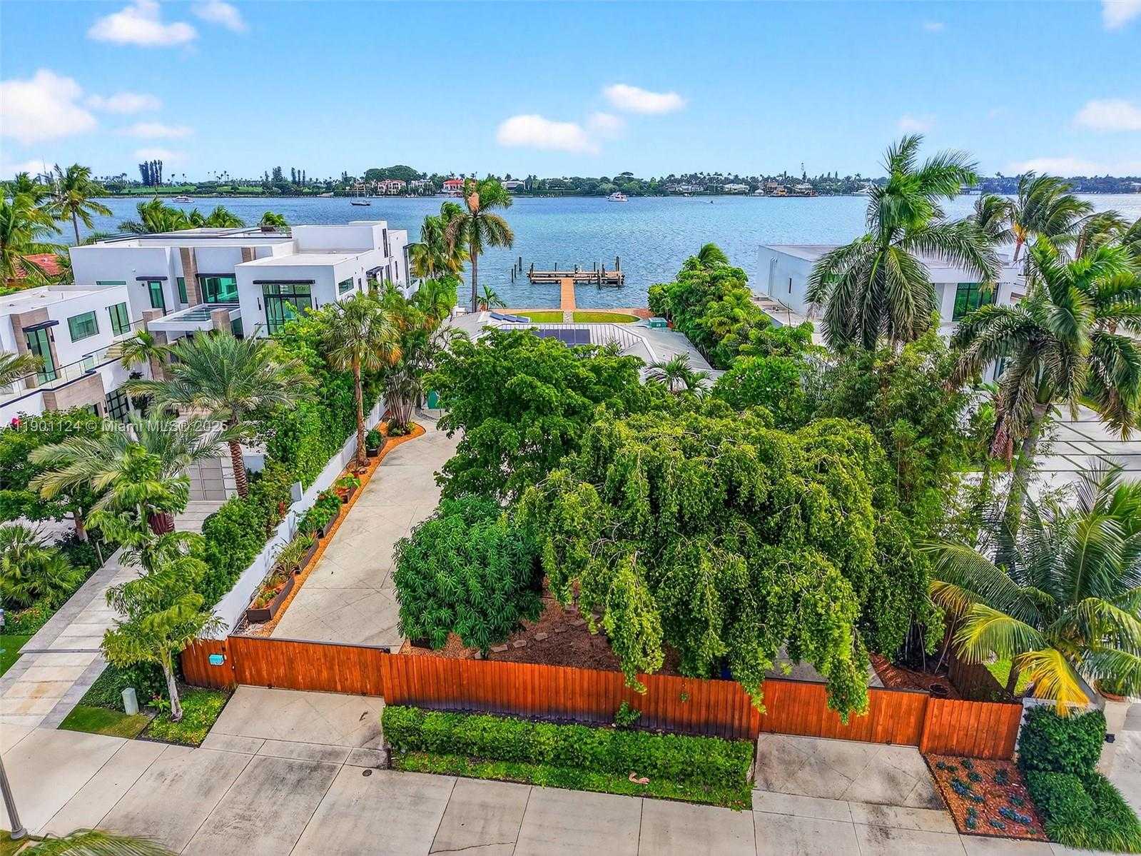 Small Image of West Palm Beach Number 48