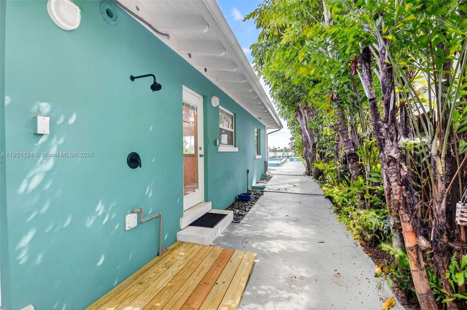 Small Image of West Palm Beach Number 49