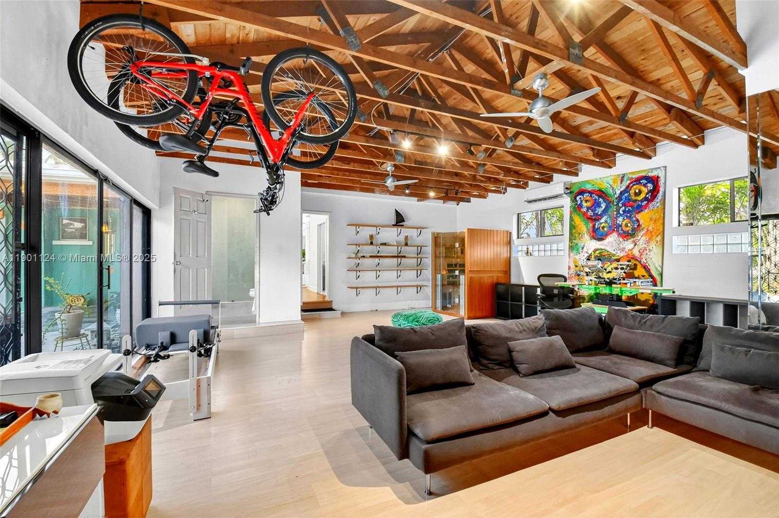 Small Image of West Palm Beach Number 51