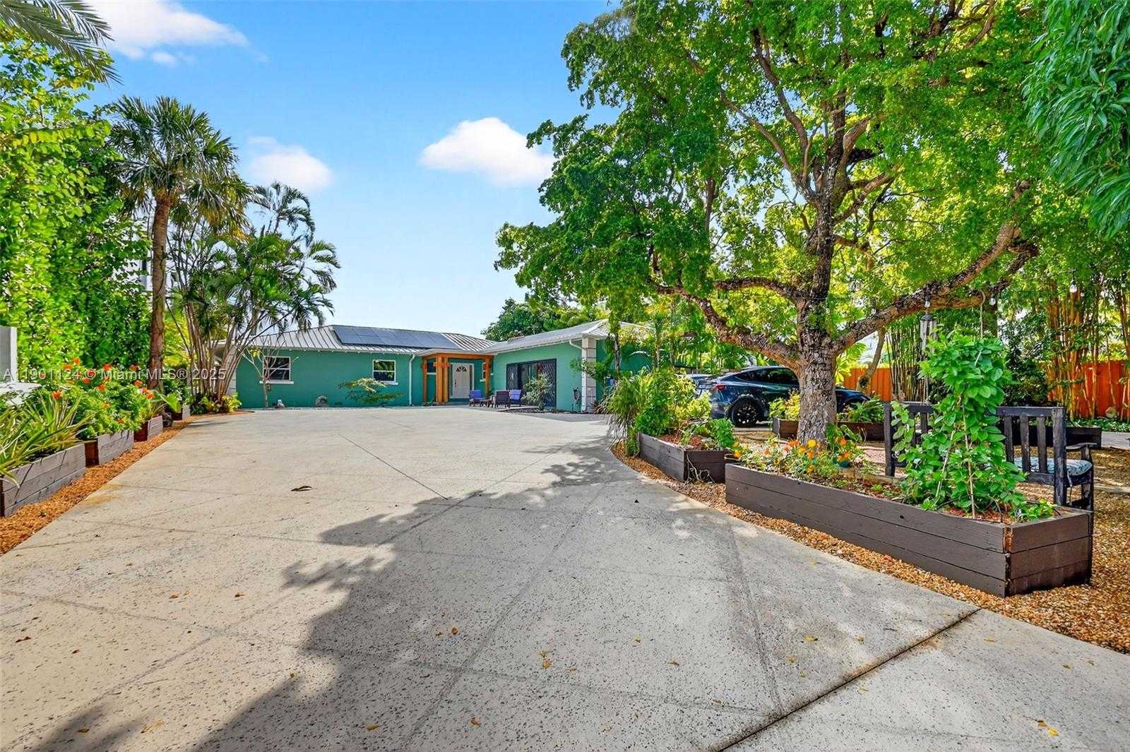 Small Image of West Palm Beach Number 54