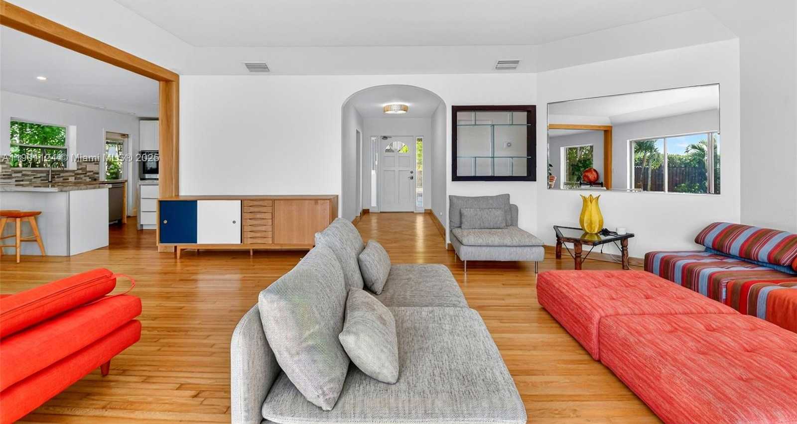 Small Image of West Palm Beach Number 9