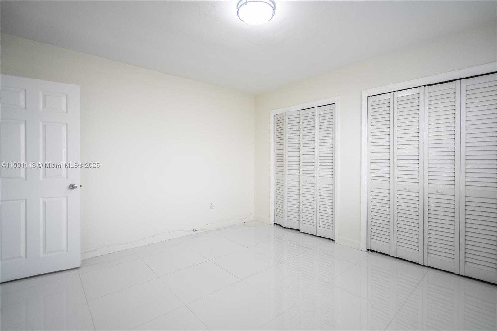 Small Image of 1940 BIARRITZ DR #3, Miami Beach Number 12