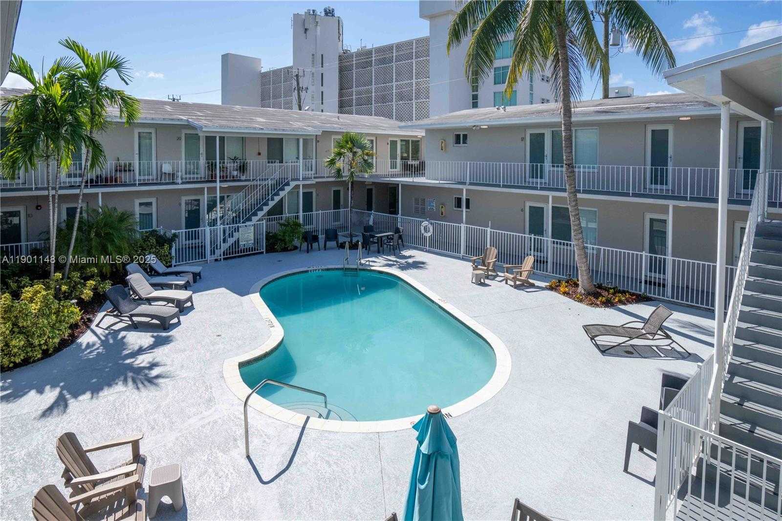 Small Image of 1940 BIARRITZ DR #3, Miami Beach Number 16