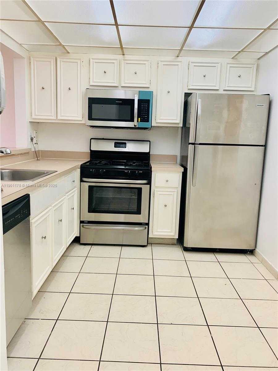 Small Image of 18111 NORTH WEST 68TH AVE #F207, Hialeah Number 15
