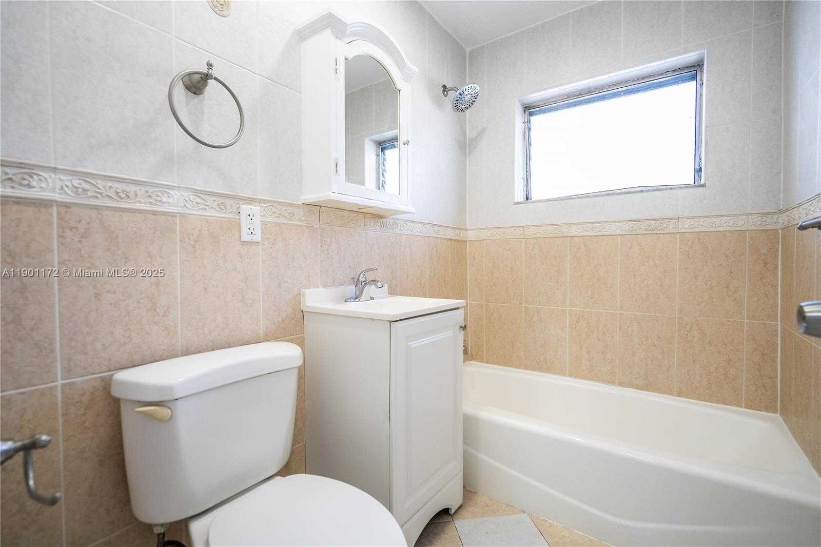 Small Image of 7640 CARLYLE AVE #4A, Miami Beach Number 10
