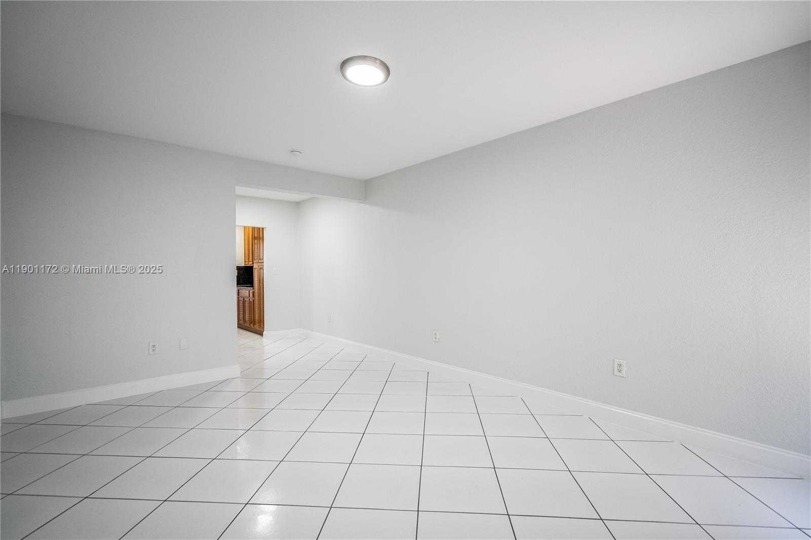Small Image of 7640 CARLYLE AVE #4A, Miami Beach Number 4