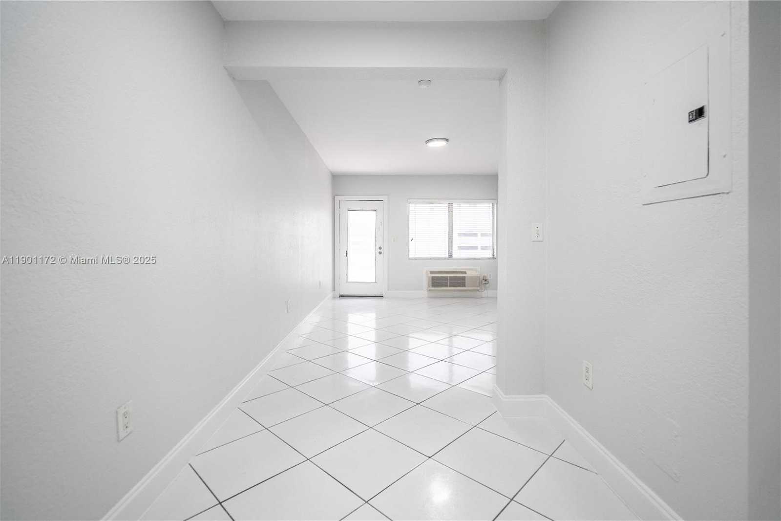 Small Image of 7640 CARLYLE AVE #4A, Miami Beach Number 7