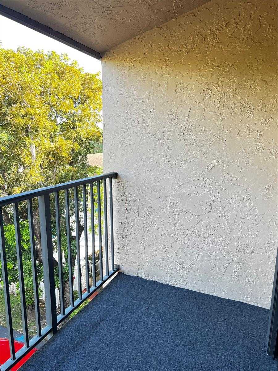 Small Image of 14301 NORTH KENDALL DR #411B, Miami Number 12