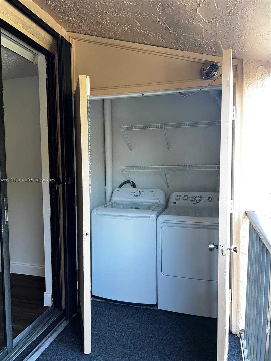 Small Image of 14301 NORTH KENDALL DR #411B, Miami Number 14