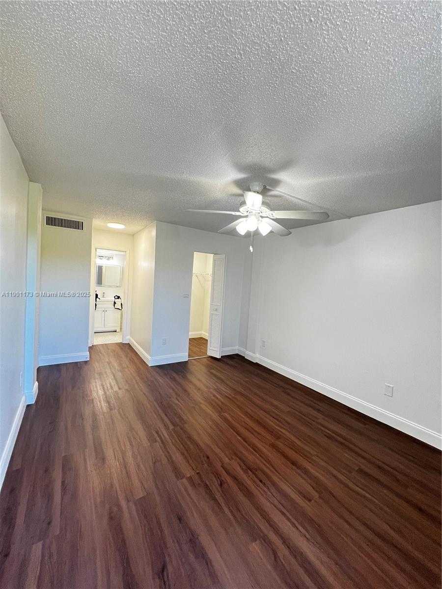 Small Image of 14301 NORTH KENDALL DR #411B, Miami Number 17