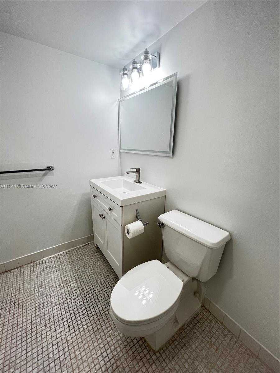Small Image of 14301 NORTH KENDALL DR #411B, Miami Number 21