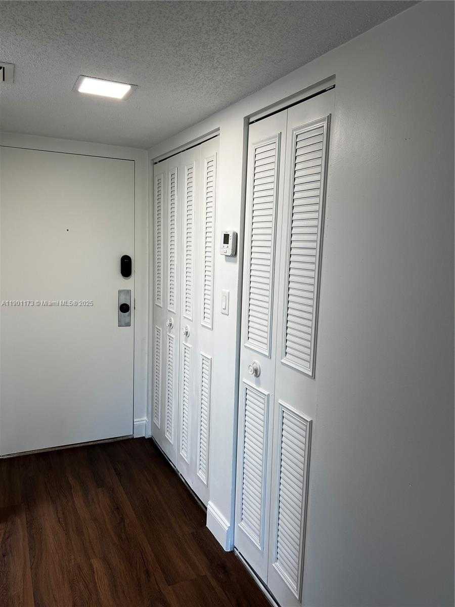 Small Image of 14301 NORTH KENDALL DR #411B, Miami Number 4