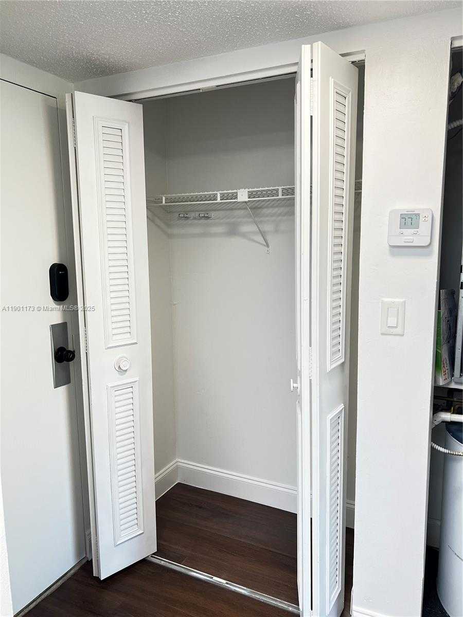 Small Image of 14301 NORTH KENDALL DR #411B, Miami Number 5