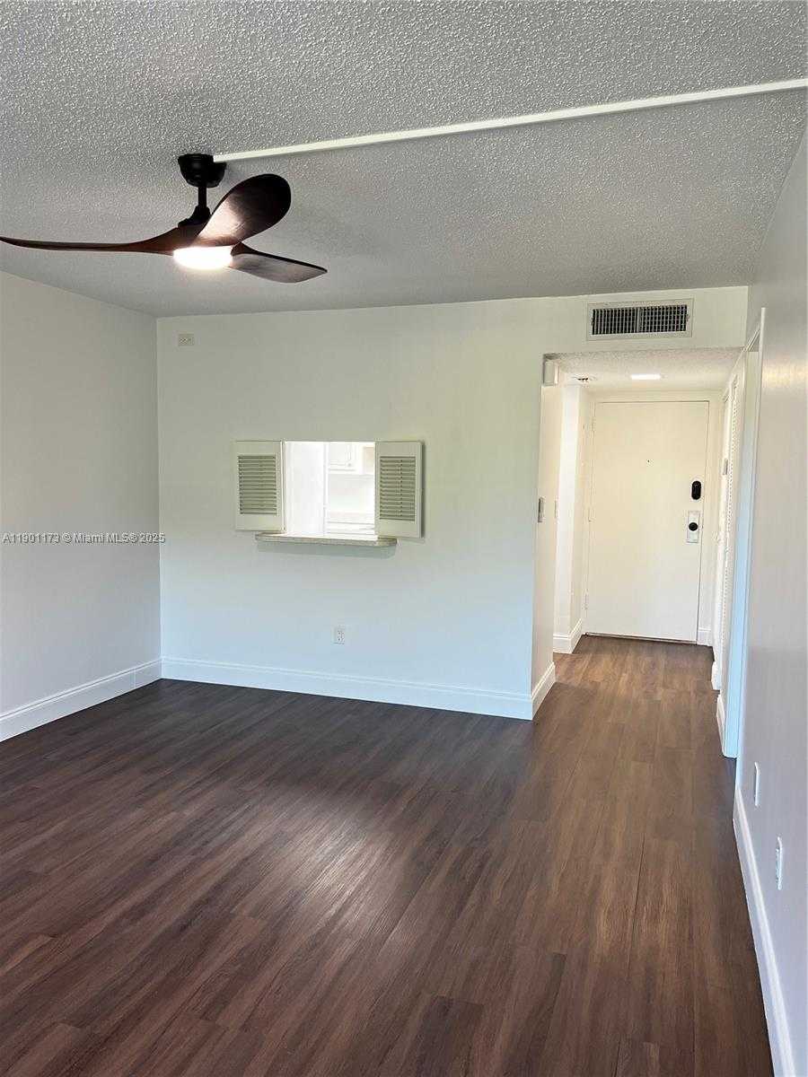 Small Image of 14301 NORTH KENDALL DR #411B, Miami Number 7