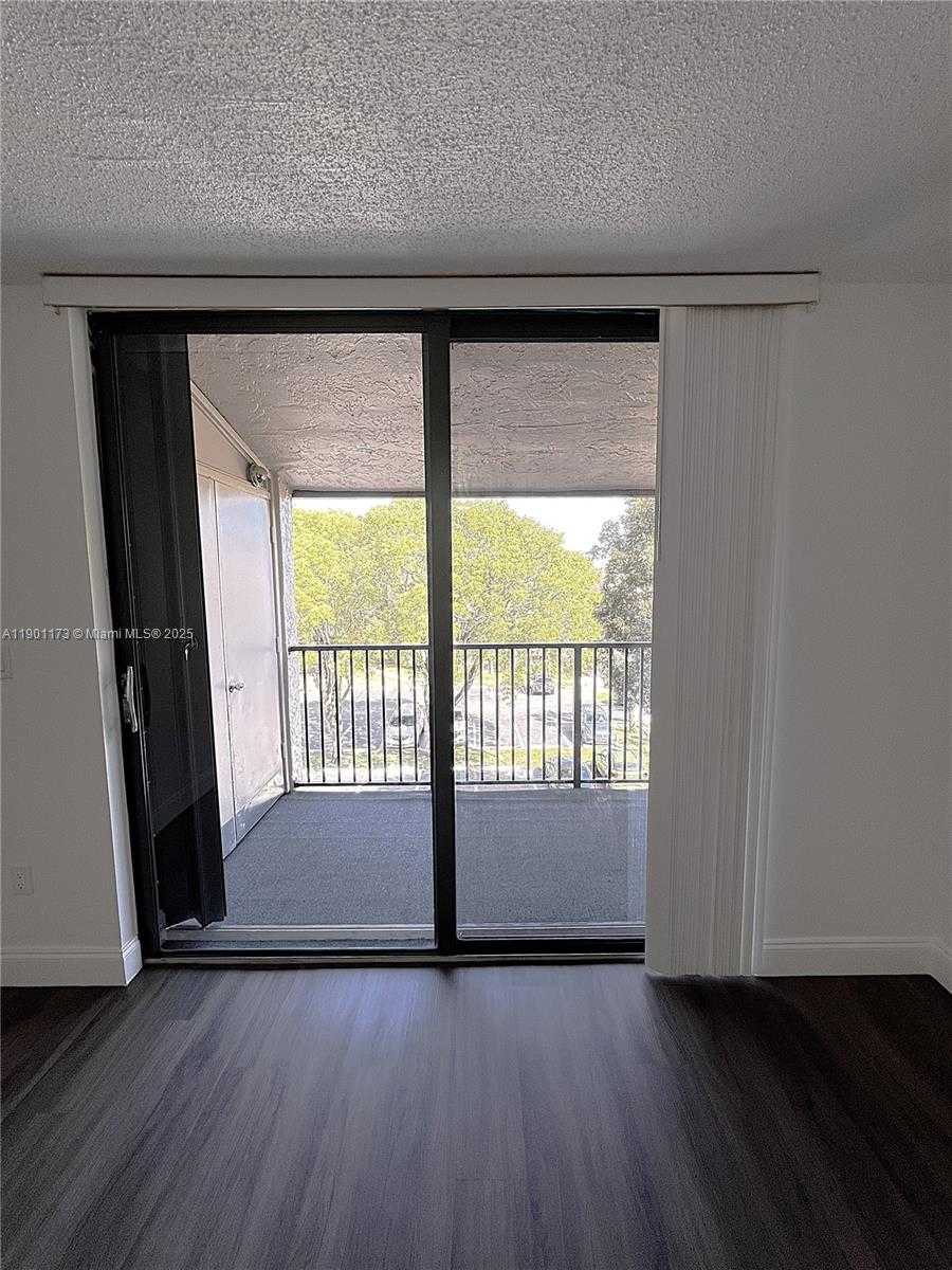 Small Image of 14301 NORTH KENDALL DR #411B, Miami Number 9