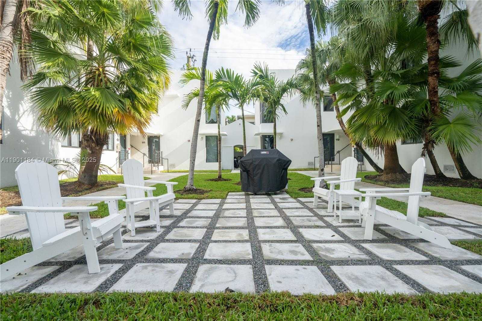 Small Image of 1985 BAY DR #111, Miami Beach Number 18