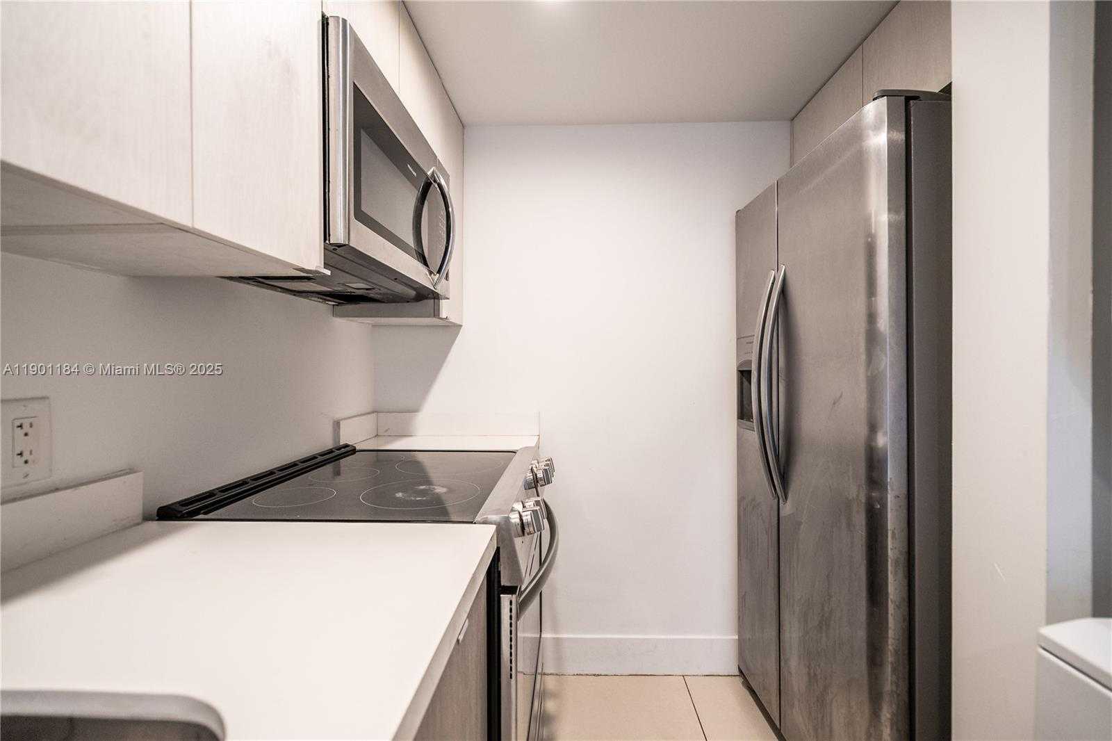 Small Image of 1985 BAY DR #111, Miami Beach Number 8