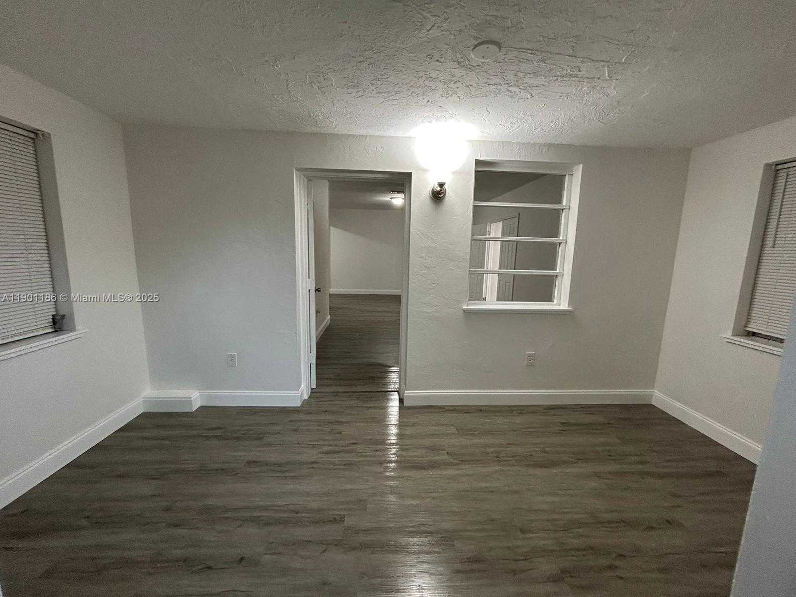 Small Image of 14720 MONROE ST, Miami Number 10