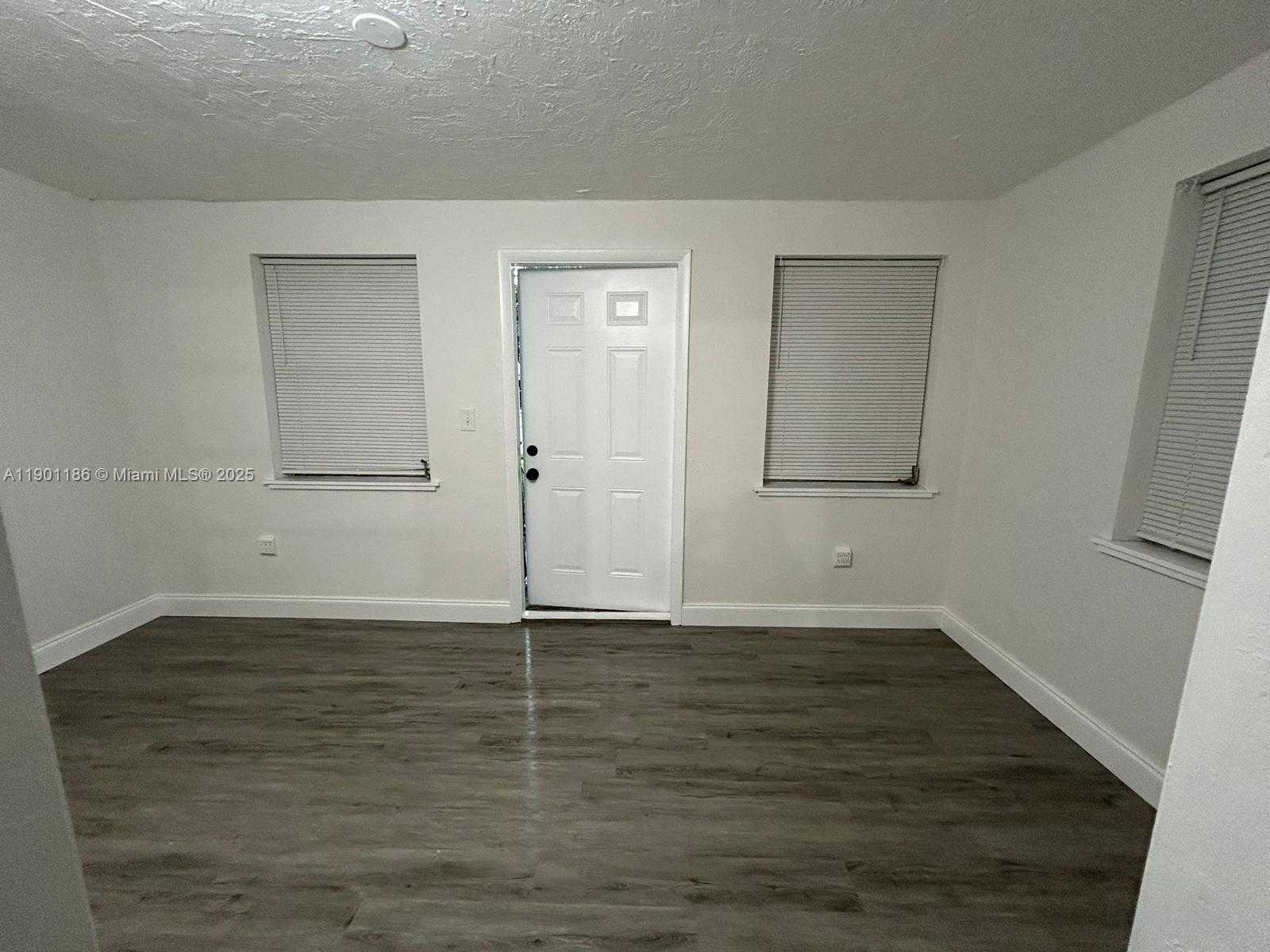 Small Image of 14720 MONROE ST, Miami Number 6