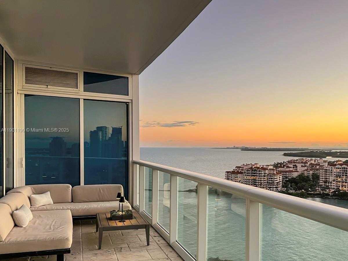 Small Image of 100 SOUTH POINTE DR #2201, Miami Beach Number 1