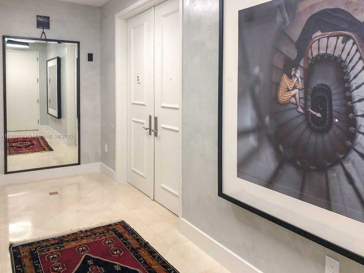 Small Image of 100 SOUTH POINTE DR #2201, Miami Beach Number 2