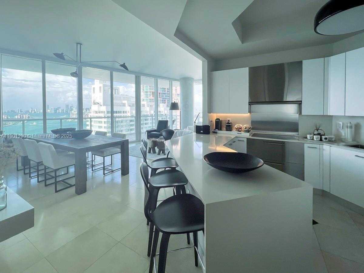 Small Image of 100 SOUTH POINTE DR #2201, Miami Beach Number 5