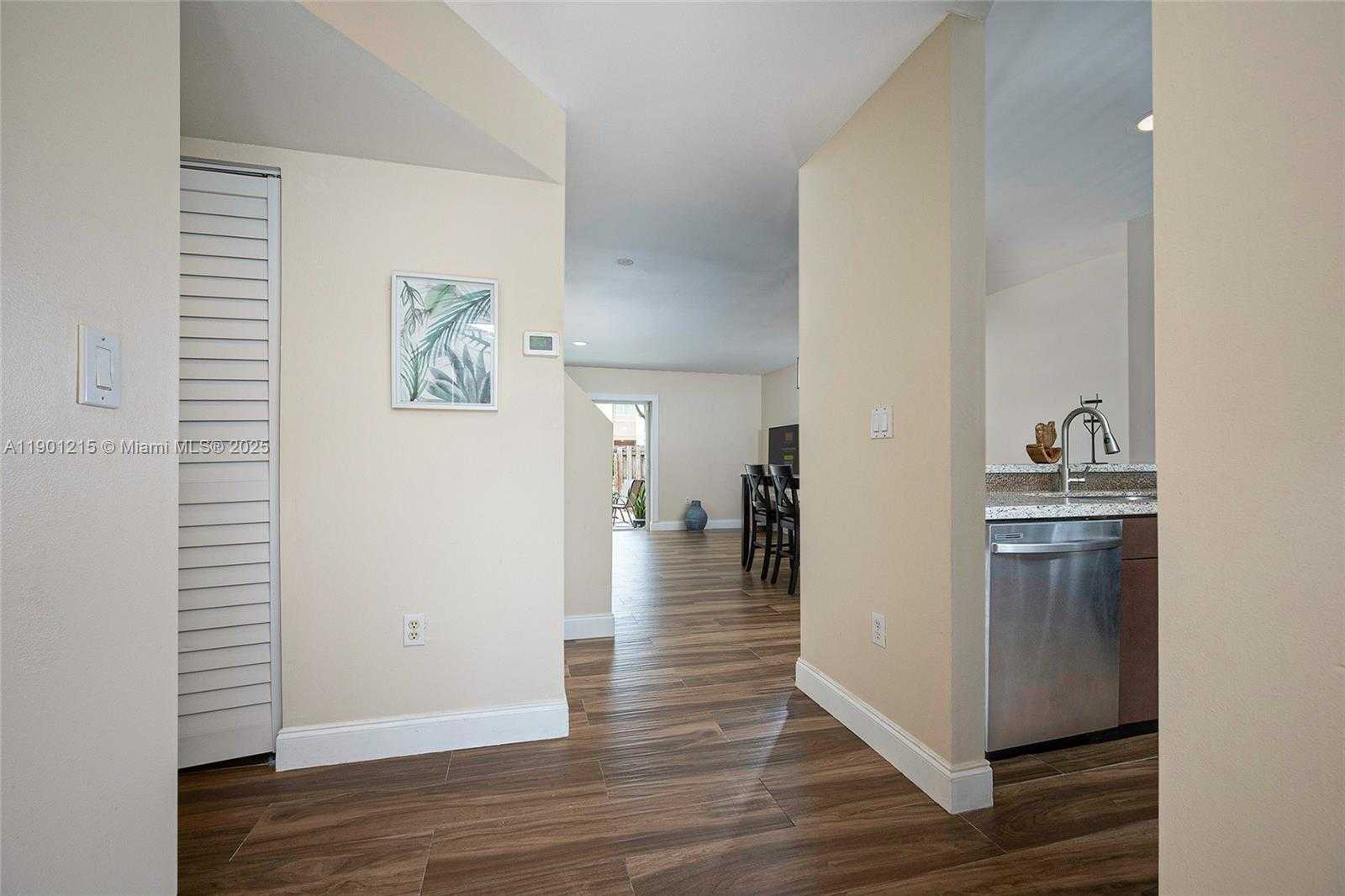 Small Image of 13923 SOUTH WEST 177TH ST #13923, Miami Number 10