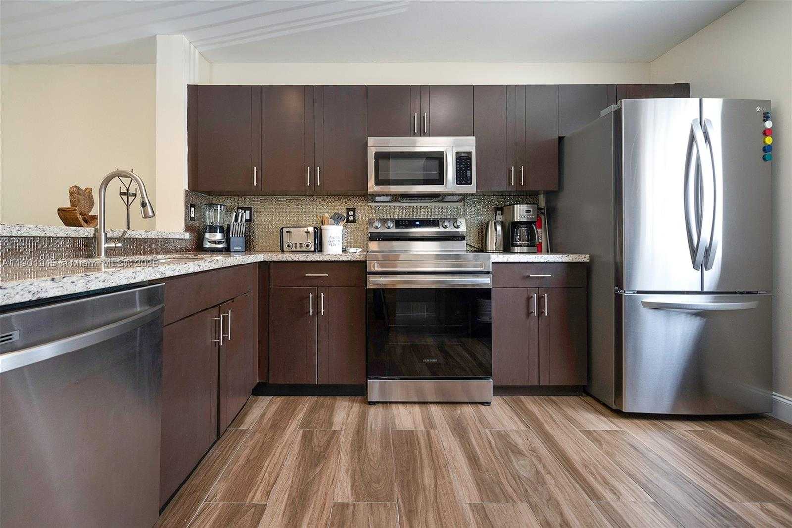 Small Image of 13923 SOUTH WEST 177TH ST #13923, Miami Number 7