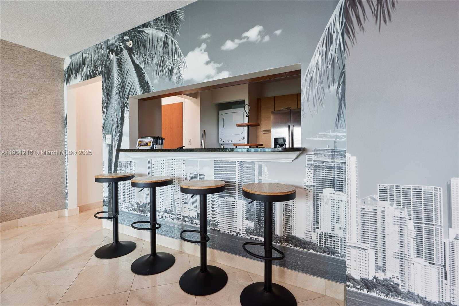 Small Image of 31 SOUTH EAST 5TH ST #3201, Miami Number 4