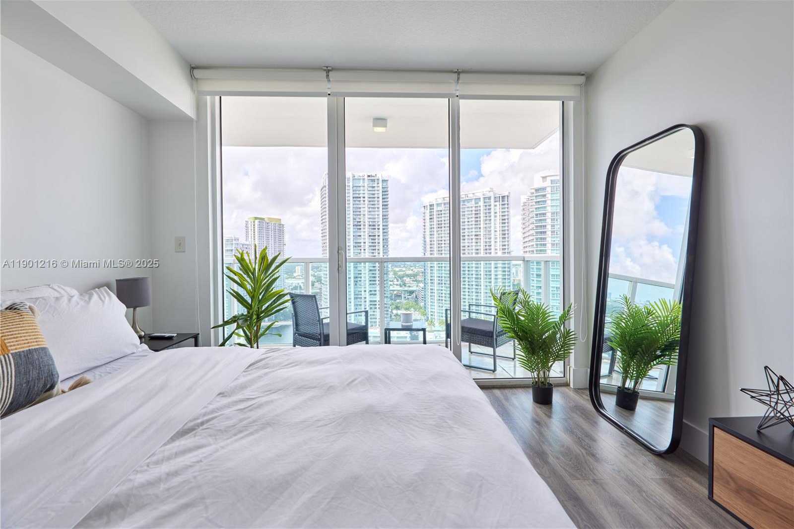 Small Image of 31 SOUTH EAST 5TH ST #3201, Miami Number 7