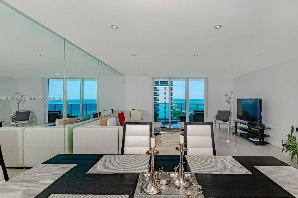 Small Image of 2301 COLLINS AVE #1210, Miami Beach Number 4