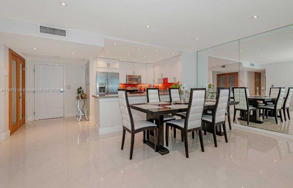 Small Image of 2301 COLLINS AVE #1210, Miami Beach Number 7