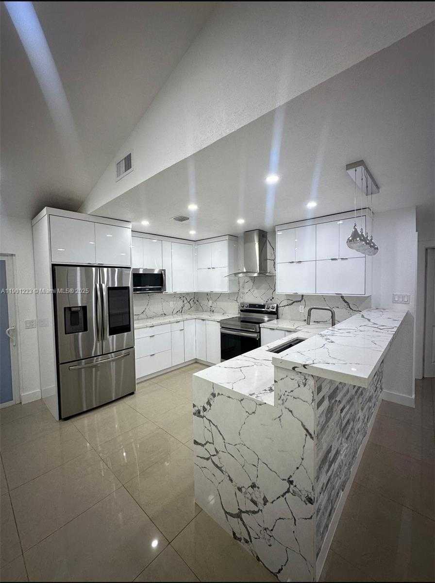 Small Image of 20521 SOUTH WEST 125TH AVE, Miami Number 2