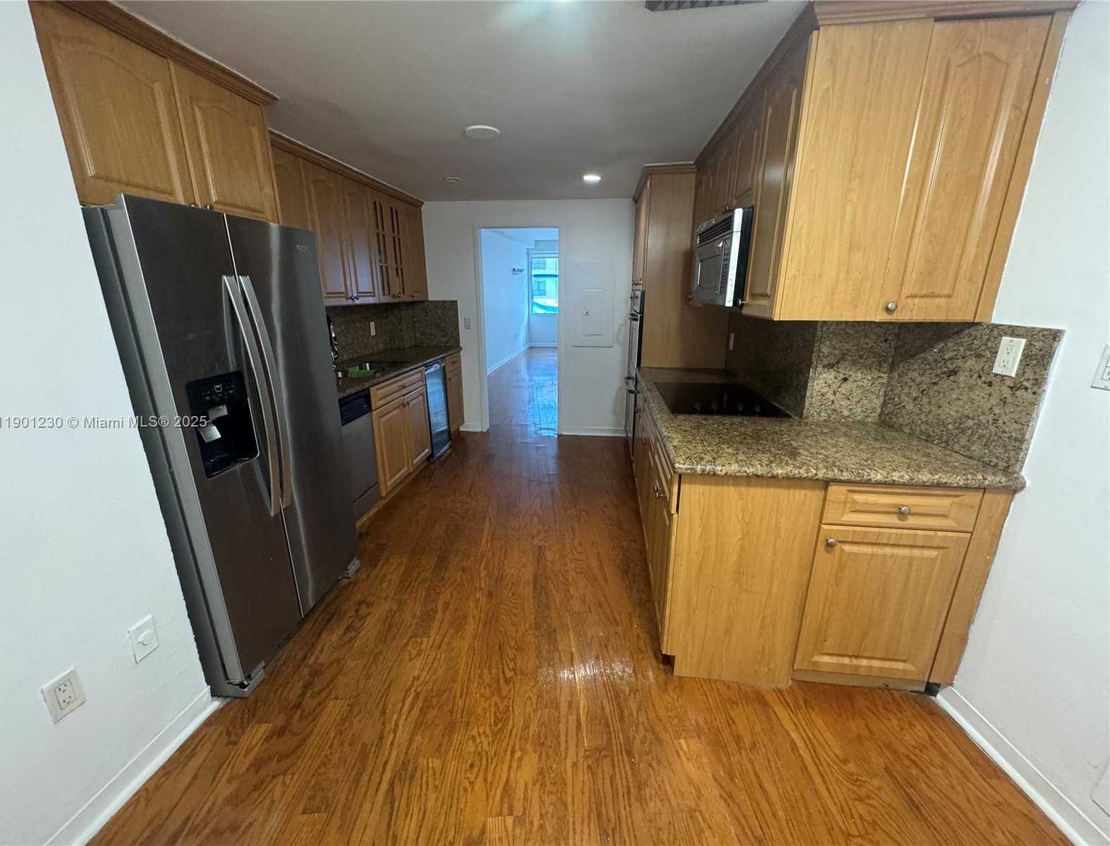 Small Image of 5255 COLLINS AVE #11B, Miami Beach Number 11