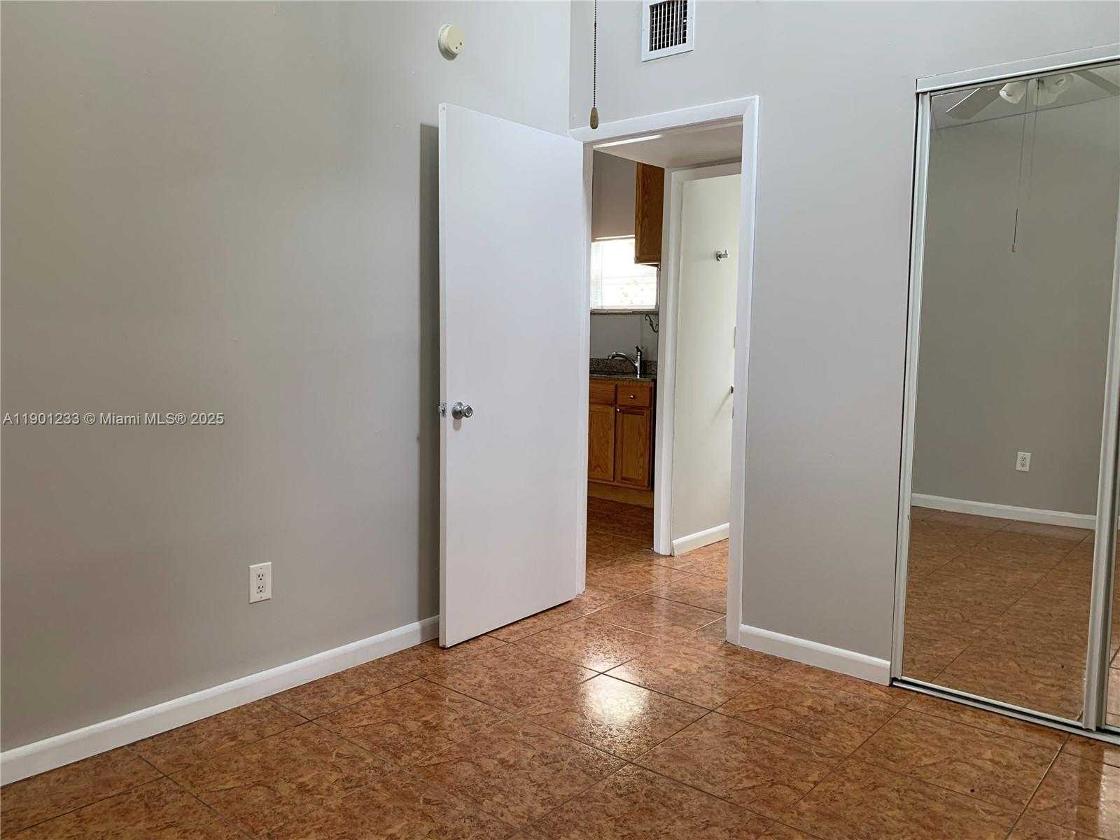 Small Image of 178 NORTH EAST 46 ST, Miami Number 2