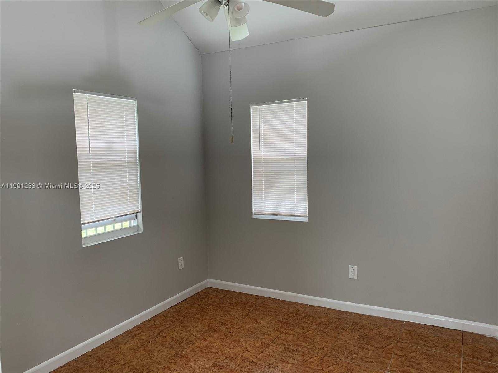 Small Image of 178 NORTH EAST 46 ST, Miami Number 5