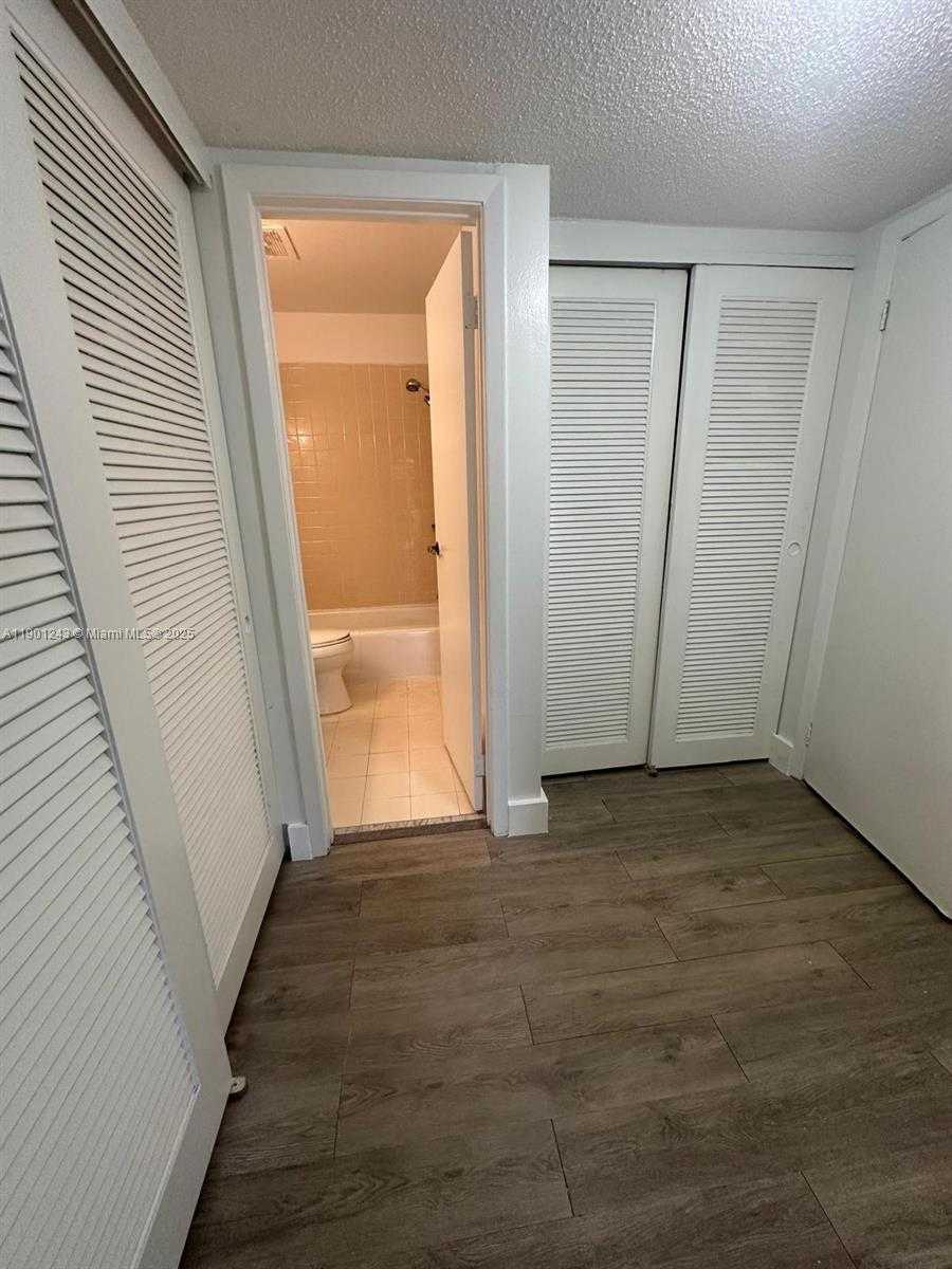 Small Image of 18101 NORTH WEST 68TH AVE #E210, Hialeah Number 6