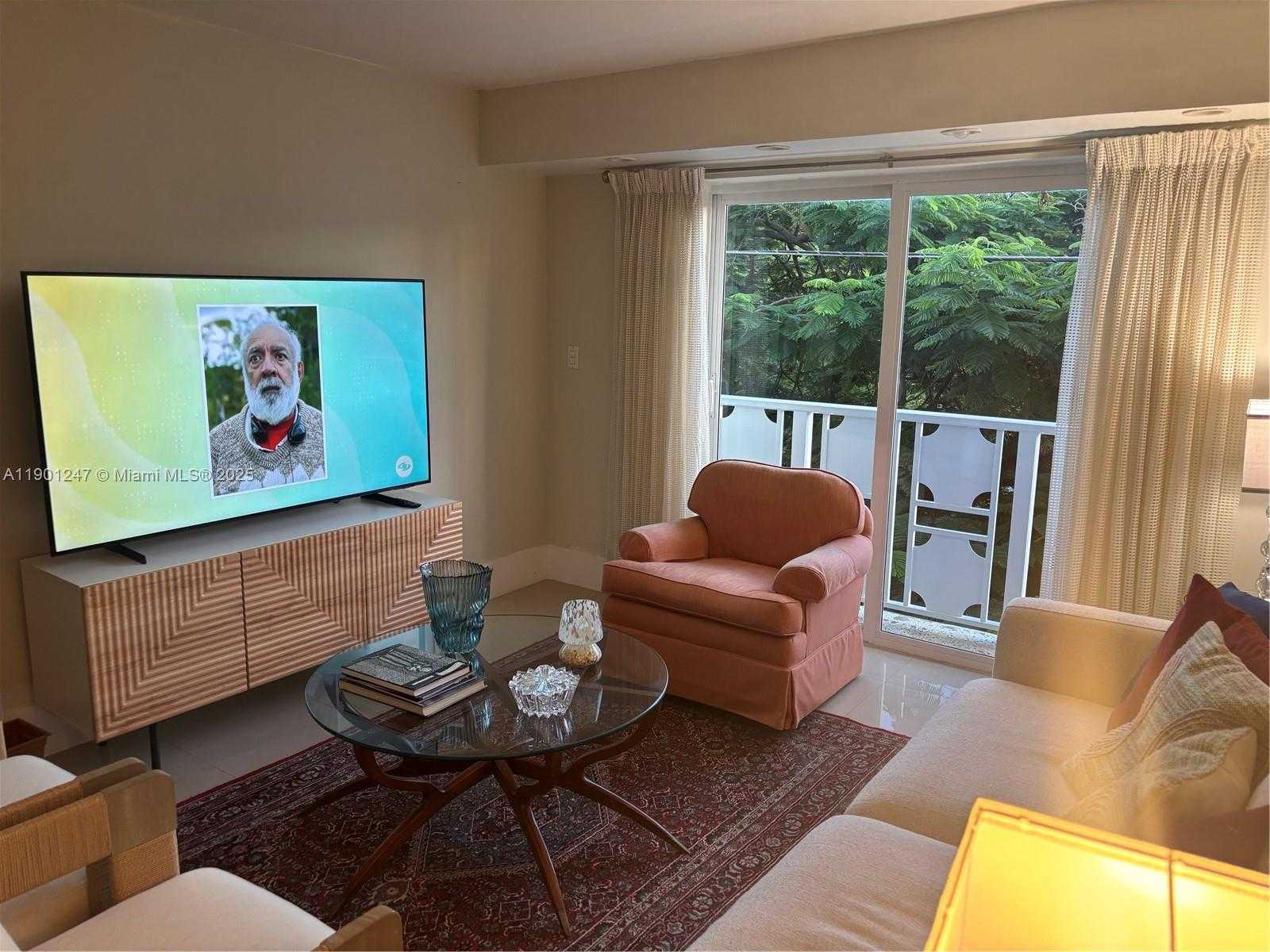 Small Image of 1498 JEFFERSON AVE #405, Miami Beach Number 2