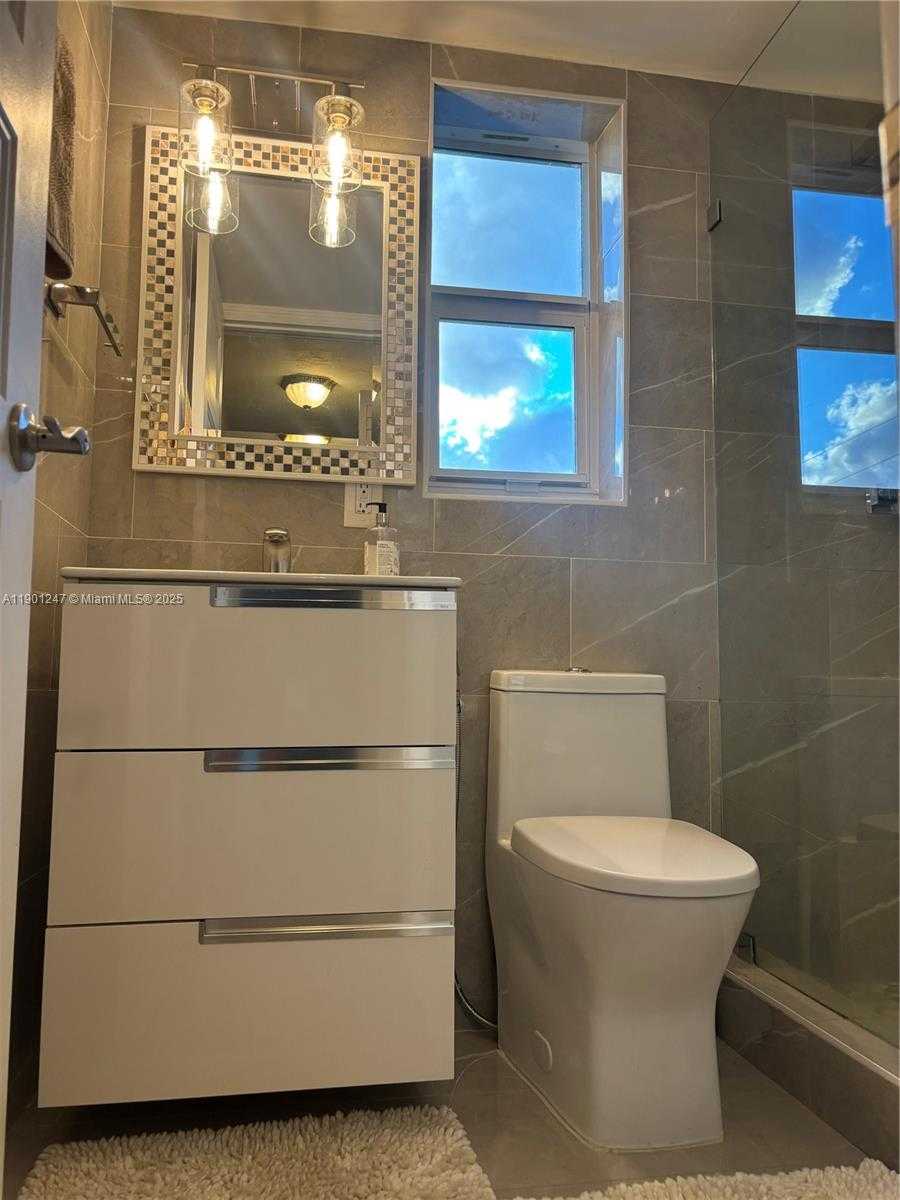 Small Image of 1498 JEFFERSON AVE #405, Miami Beach Number 20